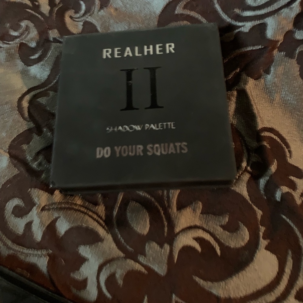 RealHer Do Your Squats shadow palette